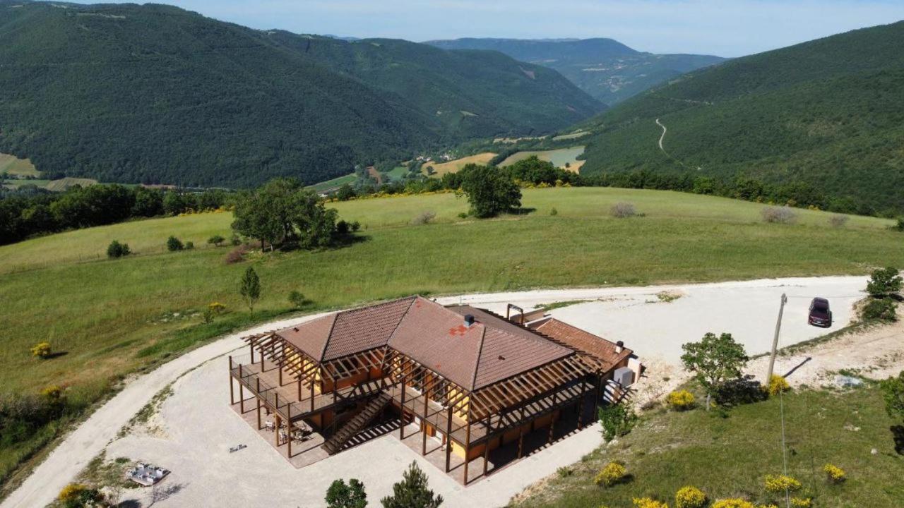 Casale Sienti'N Puo Villa Норча Екстериор снимка